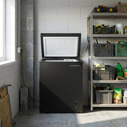 142L Freestanding Chest Freezer – Black