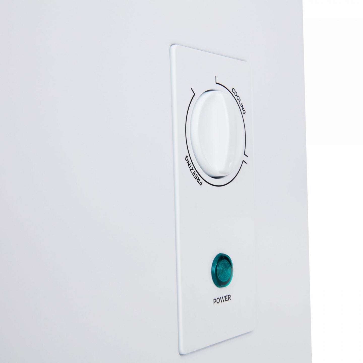 142L Freestanding Chest Freezer – White
