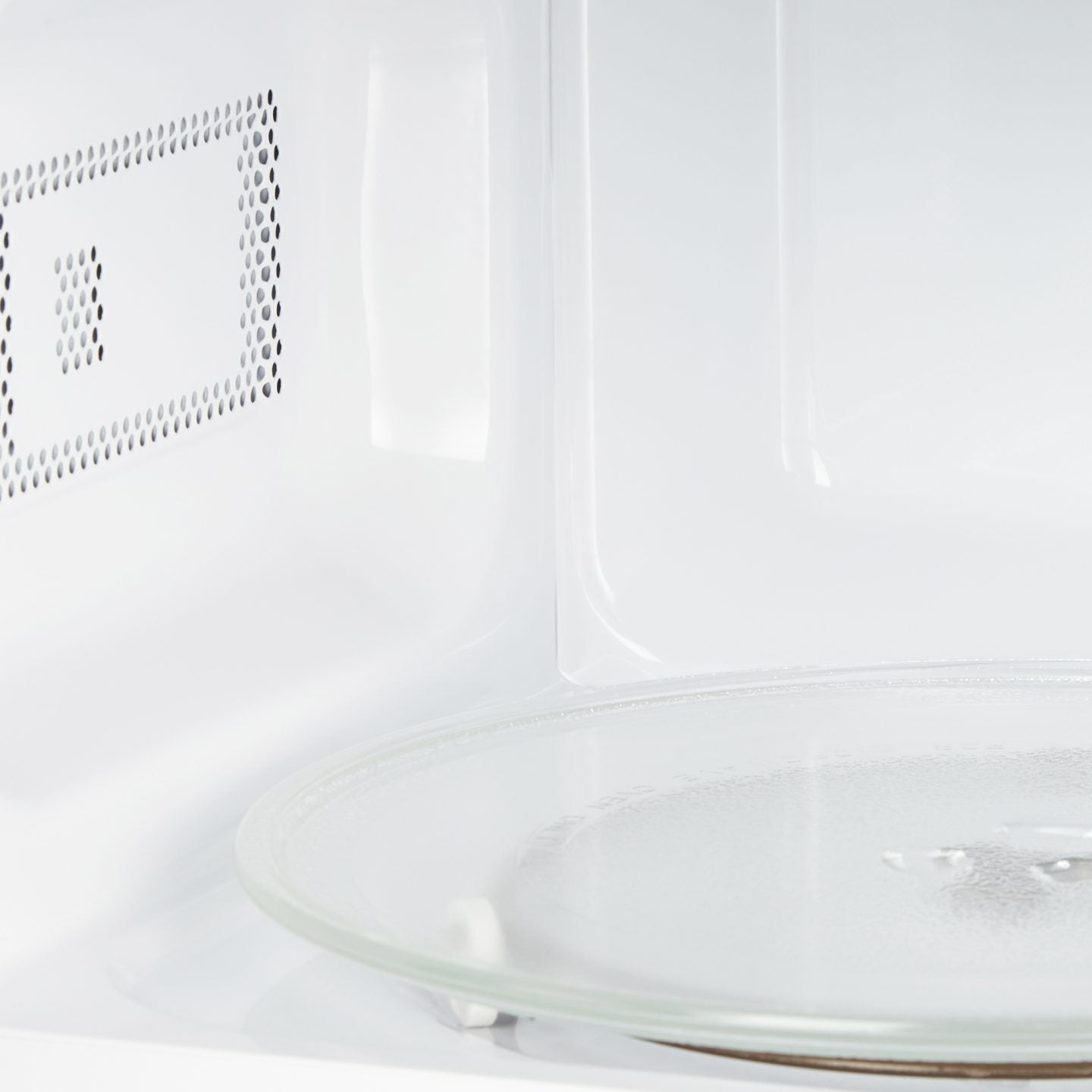 20L Freestanding Microwave 800W – White